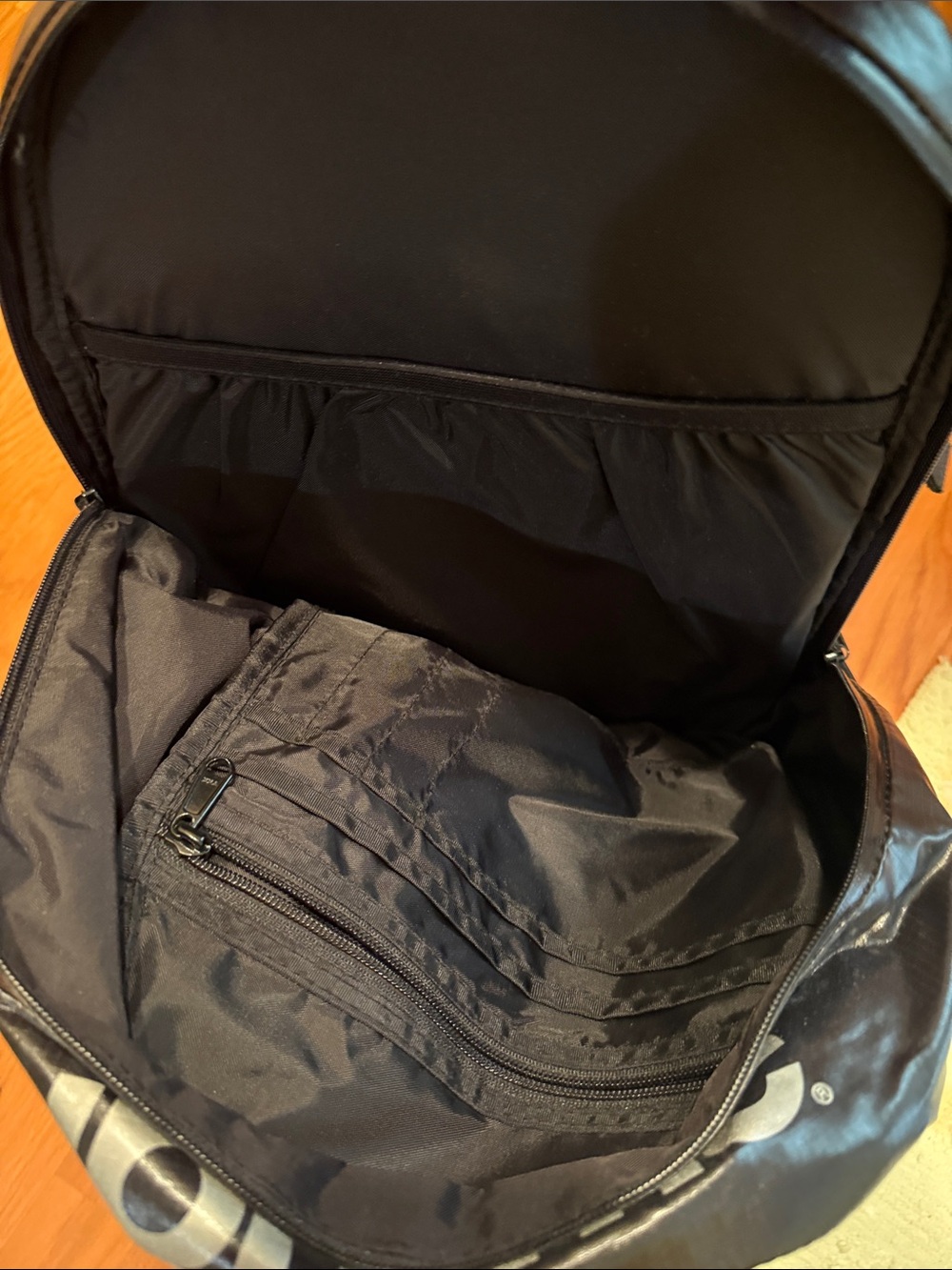 Supreme Black Shiny Logo Backpack - Picture 3 of 3